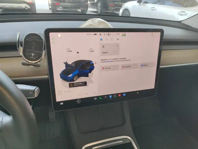 Tesla Model Y — Фото автомобиля 12