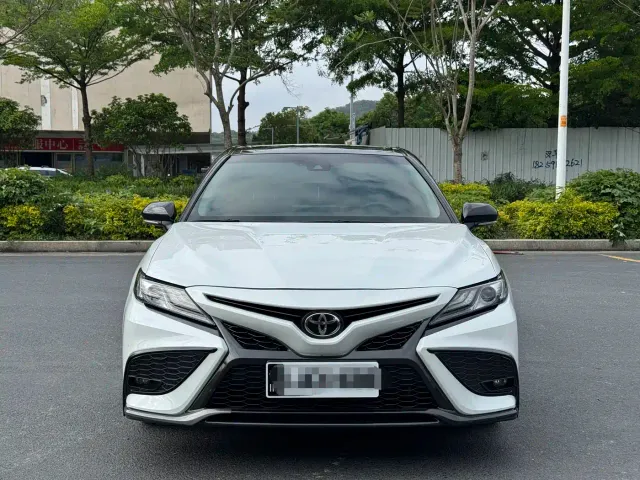 Toyota Camry — Фото автомобиля 2
