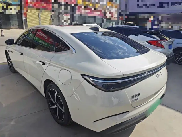 BYD Seal 07 DM-i — Фото автомобиля 4