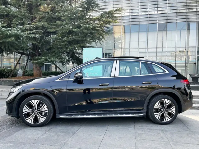 Mercedes-Benz EQE SUV — Фото автомобиля 2
