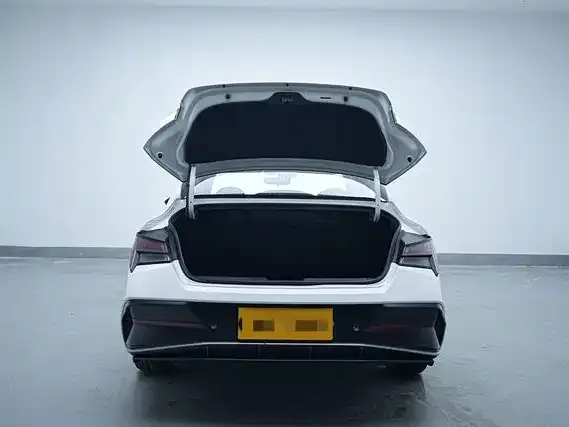 Hyundai Elantra — Фото автомобиля 12