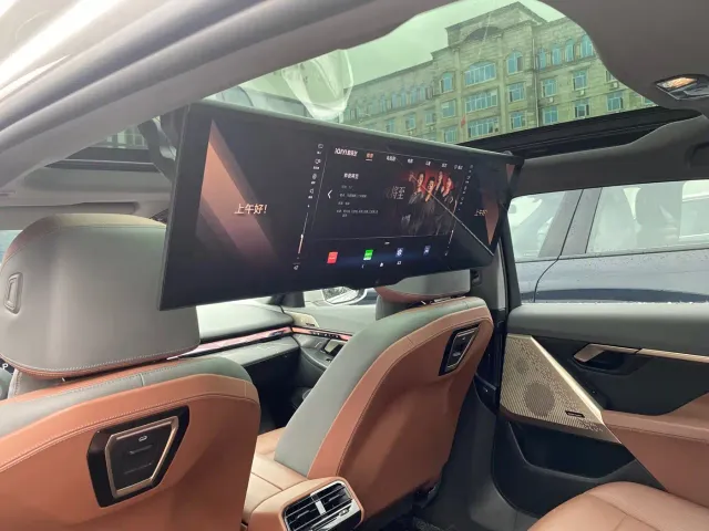 BMW i5 — Фото автомобиля 9