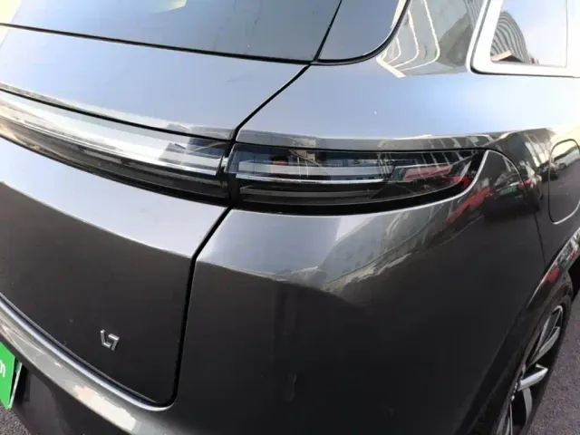 Li Auto L7 — Фото автомобиля 7