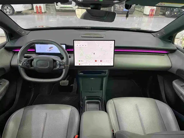 Lynk & Co Z20 — Фото автомобиля 9