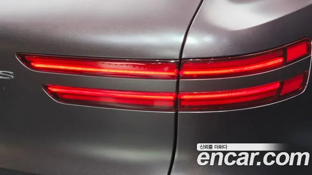 Genesis GV70 — Фото автомобиля 8