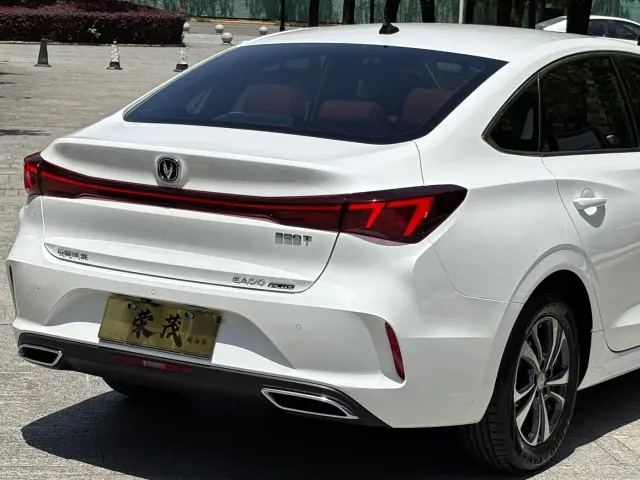 Changan Eado — Фото автомобиля 9
