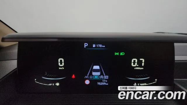 Hyundai Staria Staria 4WD Tourer 9 мест — Фото автомобиля 8