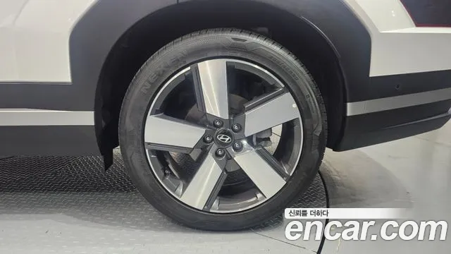 Hyundai Santafe Santa Fe (MX5) Бензин 2.5T 2WD — Фото автомобиля 20