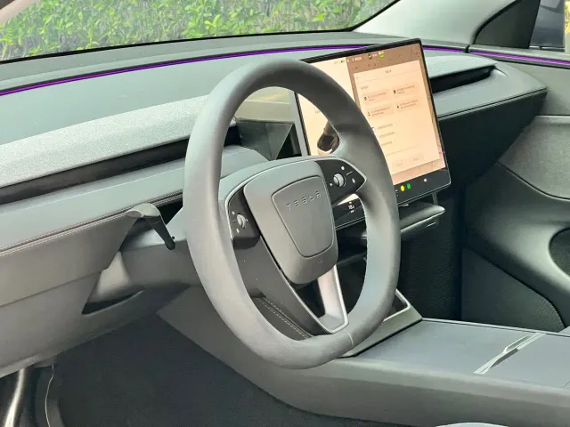 Tesla Model Y 2025 Rear-Wheel Drive — Фото автомобиля 5