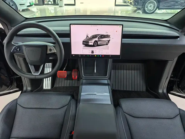 Tesla Model Y L — Фото автомобиля 7