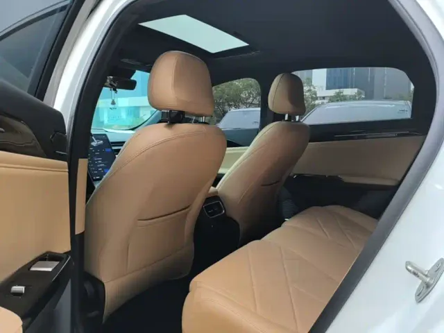 Geely Galaxy L6 — Фото автомобиля 16