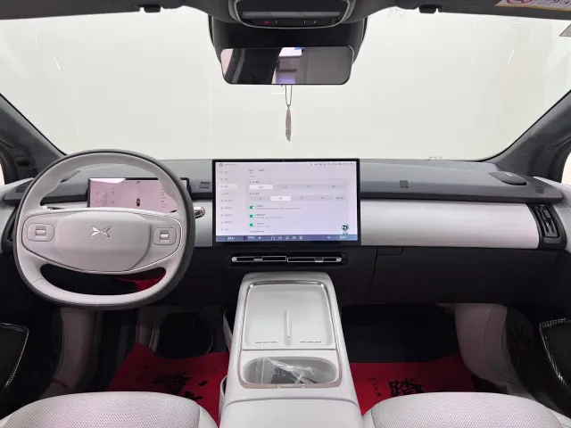 Xpeng P7+ — Фото автомобиля 21