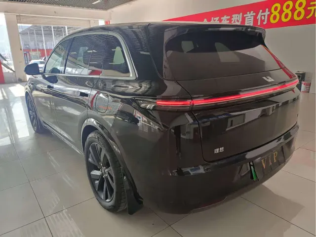 Li Auto L7 — Фото автомобиля 7