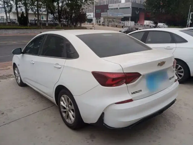 Chevrolet Monza — Фото автомобиля 4