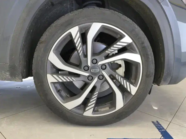 Geely Xingyue L — Фото автомобиля 6