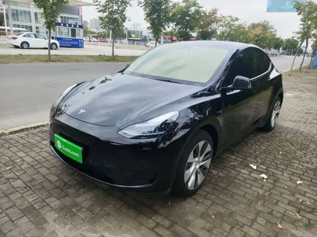 Фотография автомобиля — Tesla Model Y