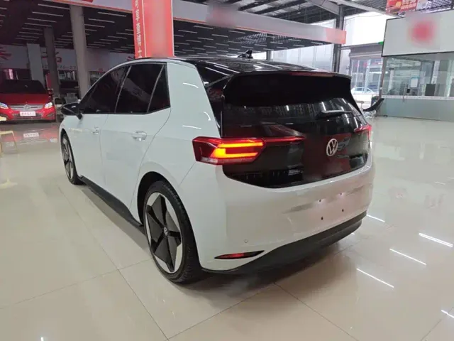 Volkswagen ID.3 — Фото автомобиля 4