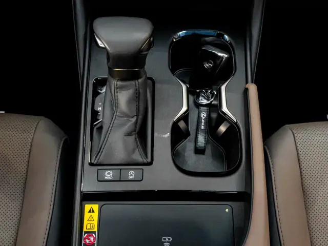 Lexus ES — Фото автомобиля 20