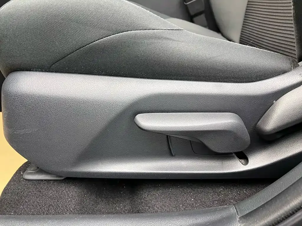 Toyota Wildlander 2023 2.0L CVT FWD LE — Фото автомобиля 26