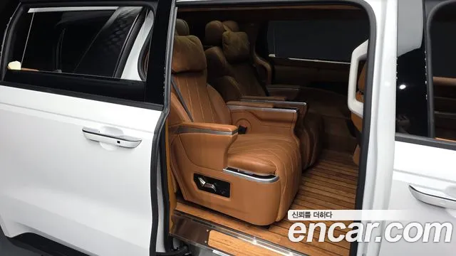 Kia Canival Новый Carnival 4 поколение Бензин 9 мест Hi-Limousine (Спецкузов) — Фото автомобиля 9