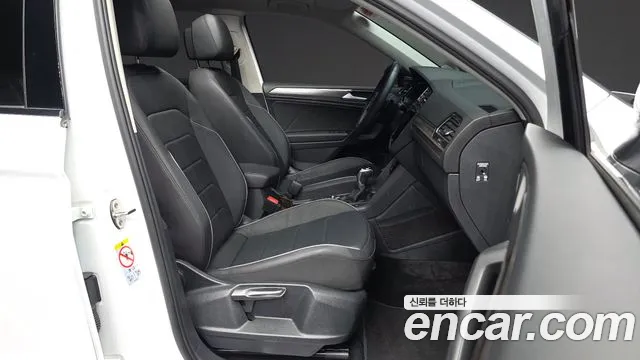 Volkswagen Tiguan — Фото автомобиля 11