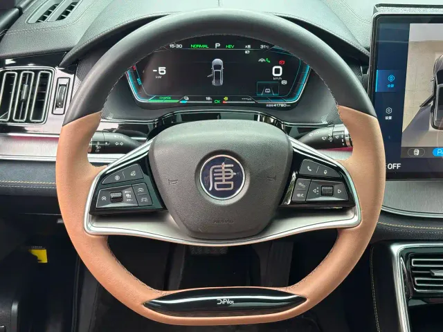 BYD Tang — Фото автомобиля 16