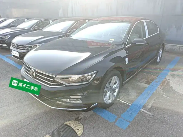 Фотография автомобиля — Volkswagen Magotan