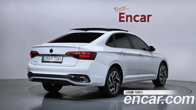 Volkswagen Jetta — Фото автомобиля 2