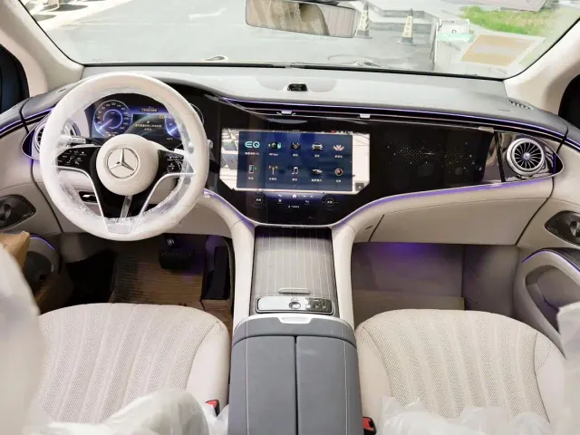 Mercedes-Benz EQS SUV — Фото автомобиля 13