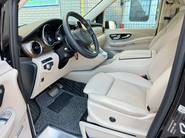Mercedes-Benz V-Class — Фото автомобиля 11
