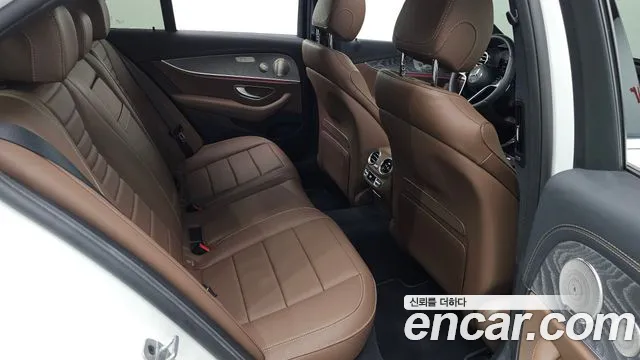 Mercedes-Benz E-Class E-класс W213 E350 4MATIC Exclusive — Фото автомобиля 11