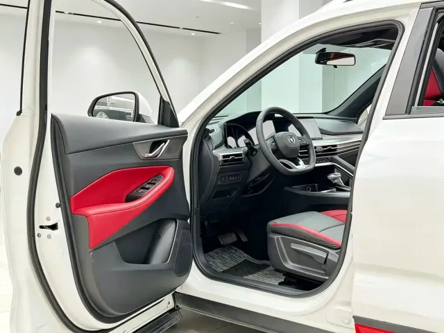 Changan CS35 Plus — Фото автомобиля 14