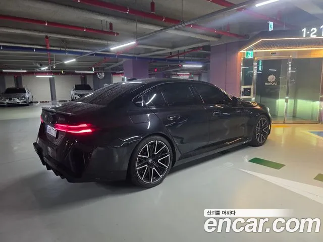 BMW M5 G90 — Фото автомобиля 6