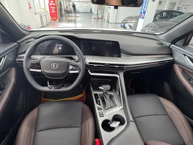 Changan CS35 Plus — Фото автомобиля 15