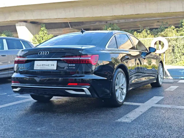 Audi A6L — Фото автомобиля 4