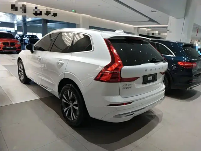 Volvo XC60 — Фото автомобиля 4