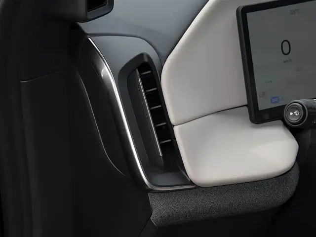 Volvo XC70 Plug-in Hybrid — Фото автомобиля 7