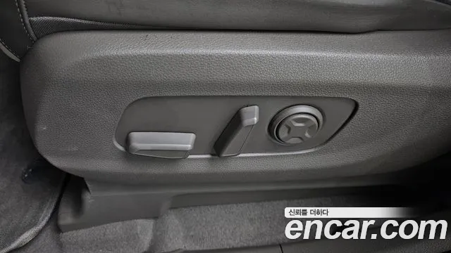 Kia Canival Carnival 4 поколение Бензин 4 места Hi-Limousine — Фото автомобиля 26