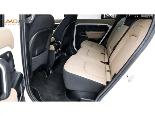 Land Rover Defender — Фото автомобиля 7