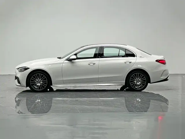 Mercedes-Benz C-Class — Фото автомобиля 3