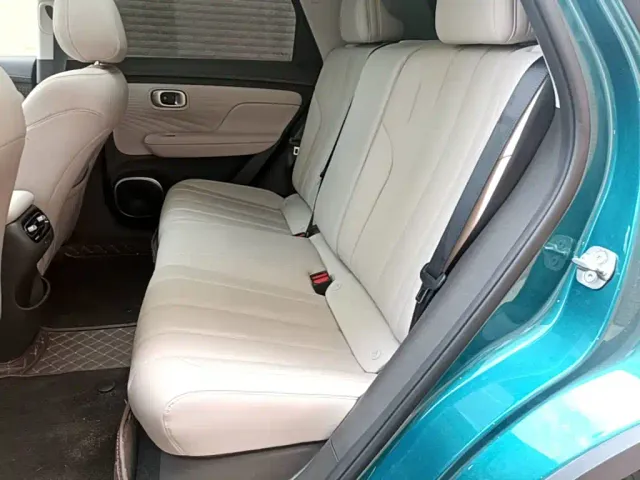 GAC Aion UT — Фото автомобиля 16