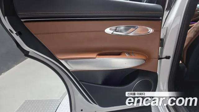Genesis GV70 — Фото автомобиля 14