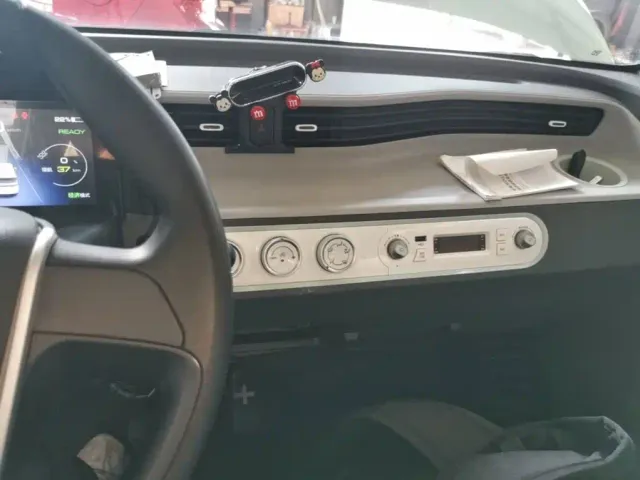 Wuling Hongguang Mini EV — Фото автомобиля 12