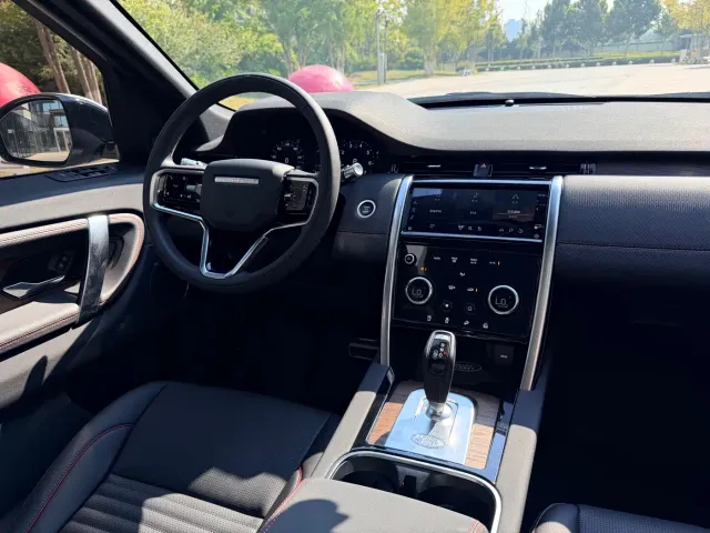 Land Rover Discovery Sport — Фото автомобиля 17