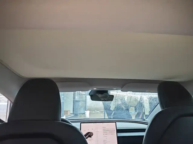 Tesla Model 3 — Фото автомобиля 17