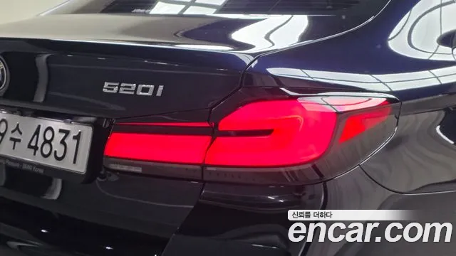 BMW 5 Series G30 — Фото автомобиля 8