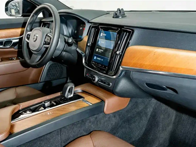 Volvo S90 — Фото автомобиля 17