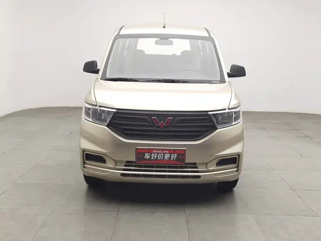 Wuling Hongguang V — Фото автомобиля 3