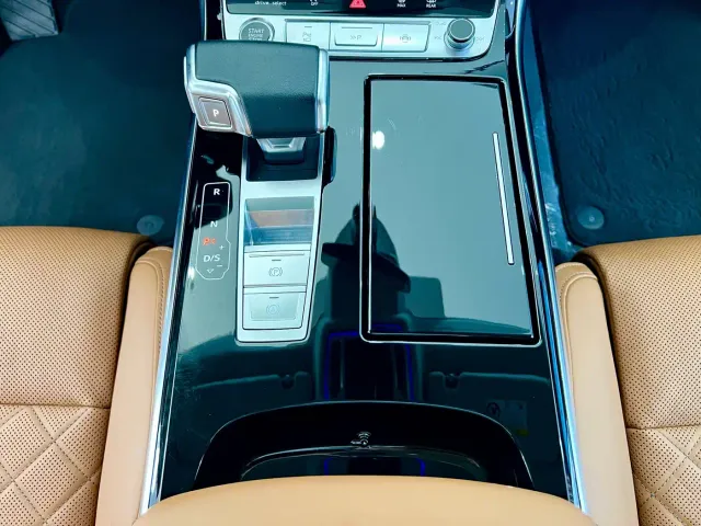 Audi A8 — Фото автомобиля 18