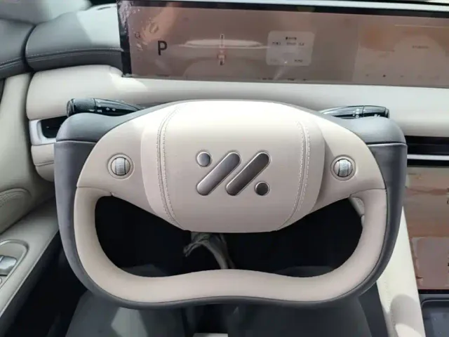 IM Motors LS6 — Фото автомобиля 10